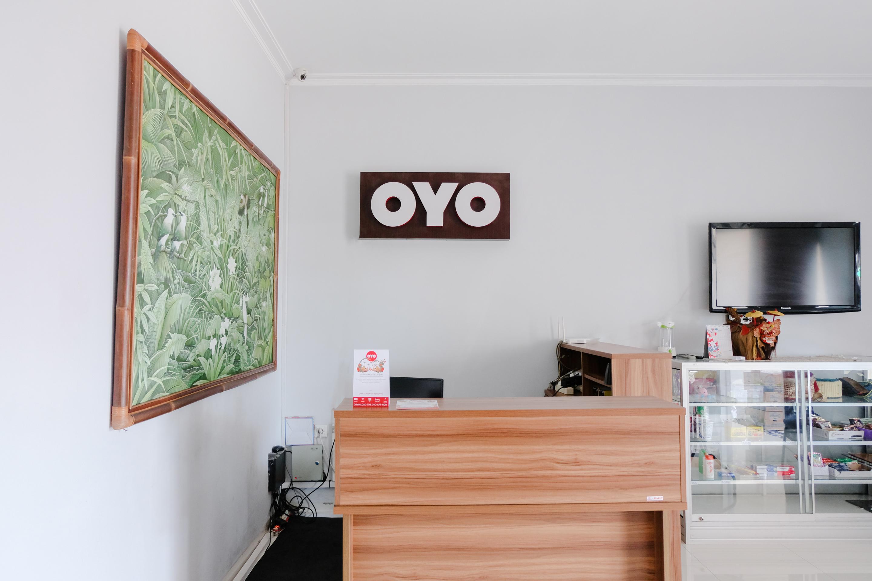 Super Oyo 995 Alice'S Homestay Syariah Jember Exterior photo